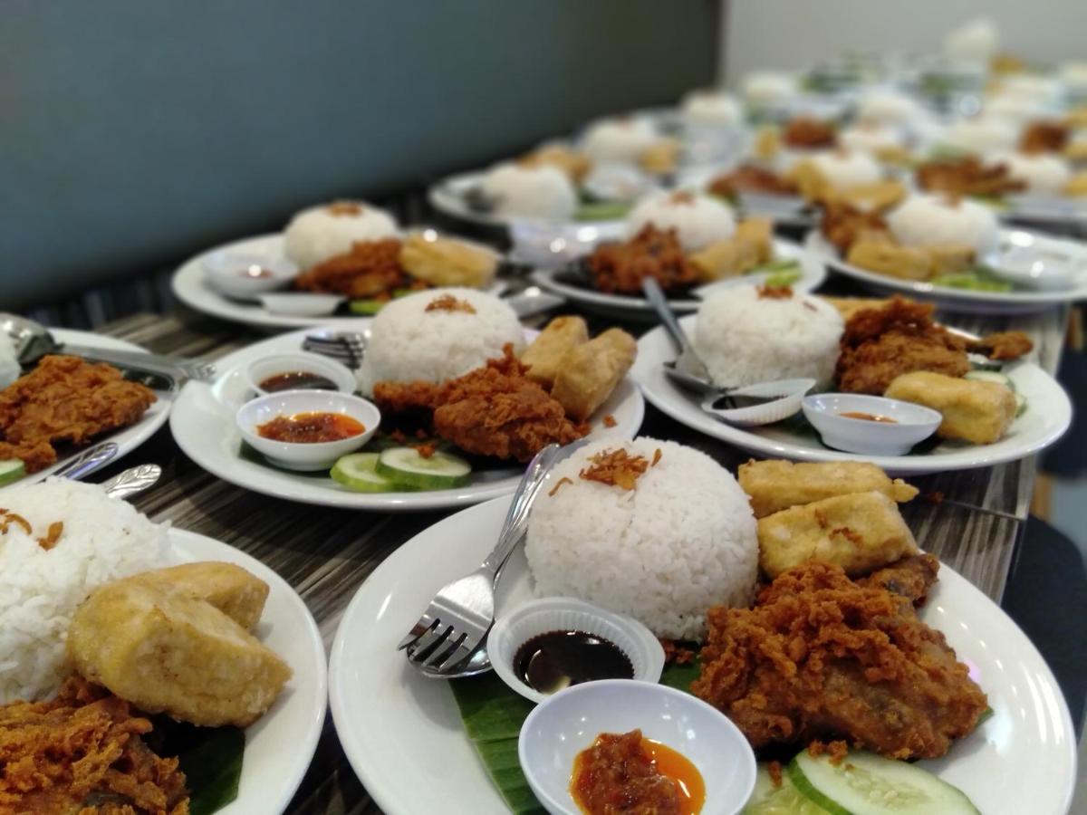 Richard'S Home Pontianak Buitenkant foto
