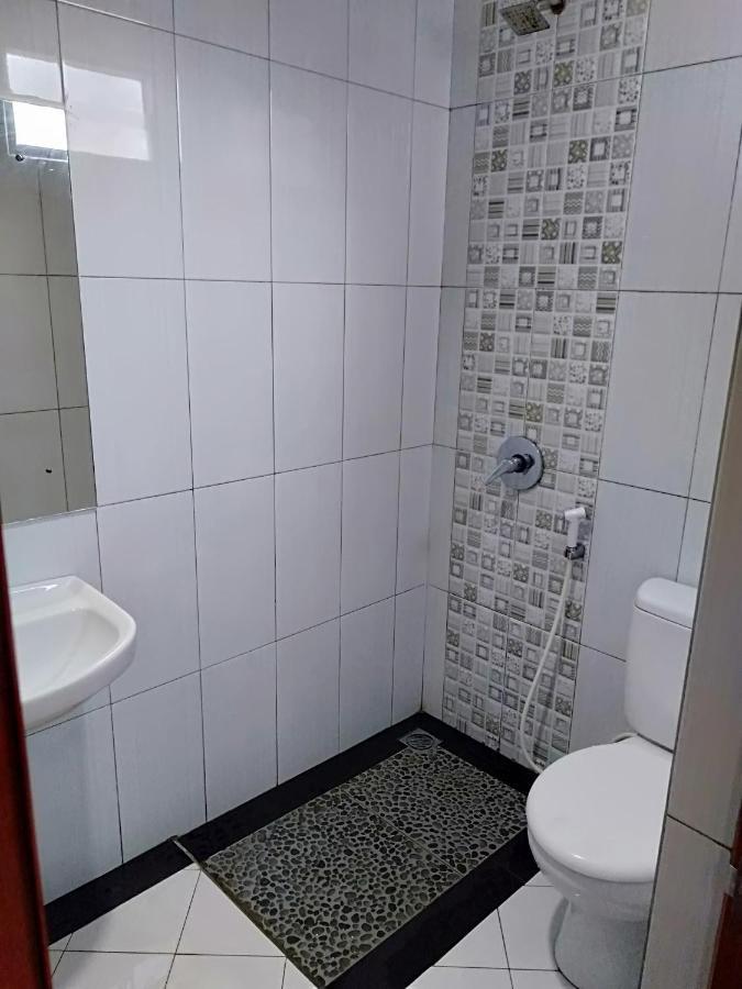 Richard'S Home Pontianak Buitenkant foto